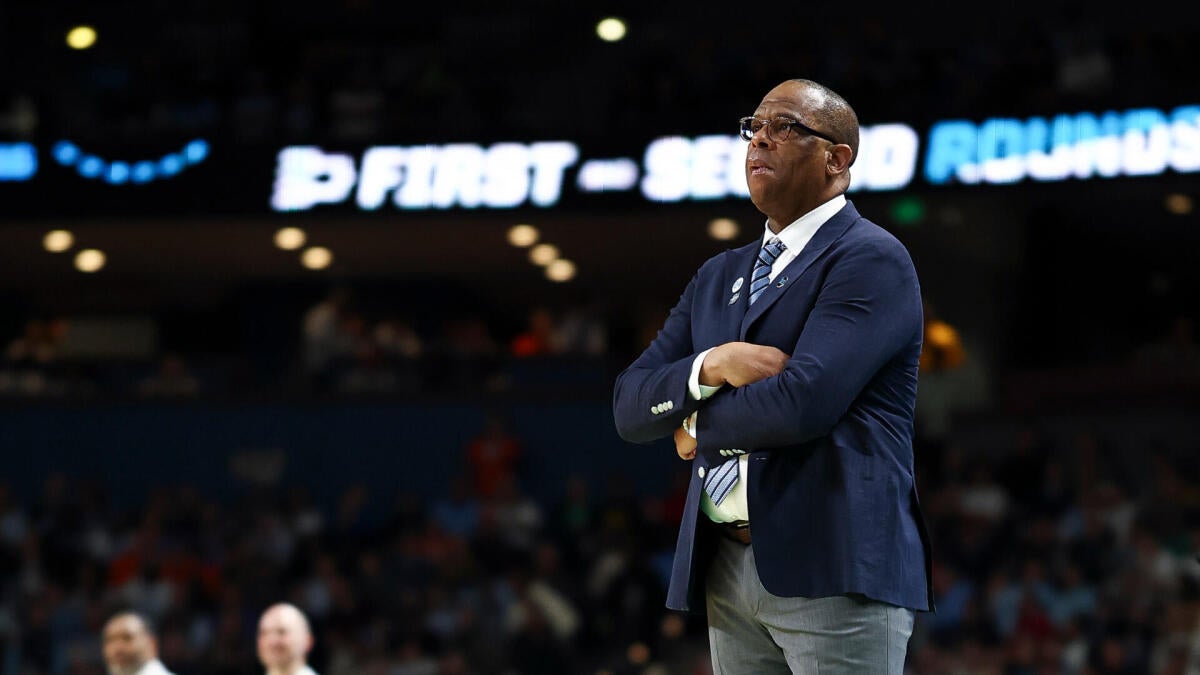 UNC Fires Hubert Davis: Mixed Reactions & Tar Heels' Future